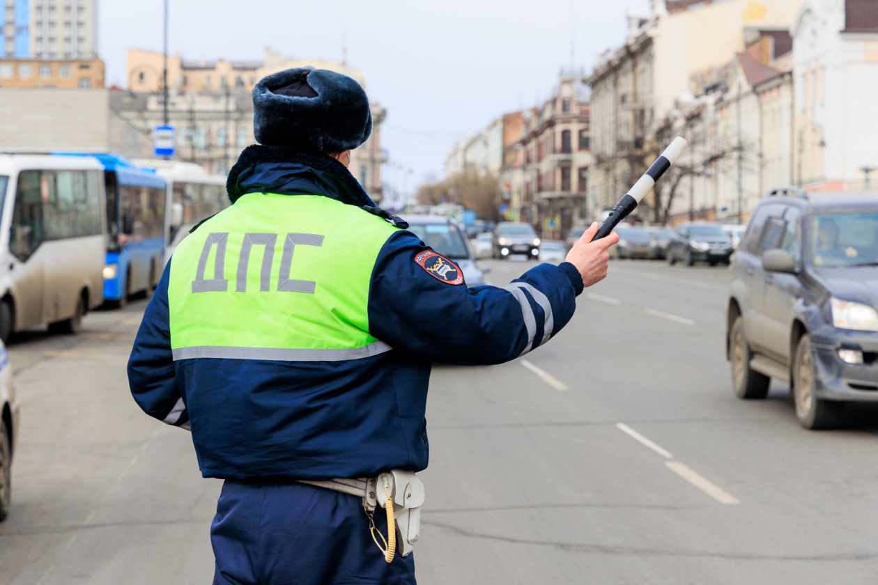 В связи с прогнозируемым ухудшением погодных условий выпадением осадков в виде снега, метели, усиления ветра. Возможно образование на дорогах снежных заносов и гололедицы..